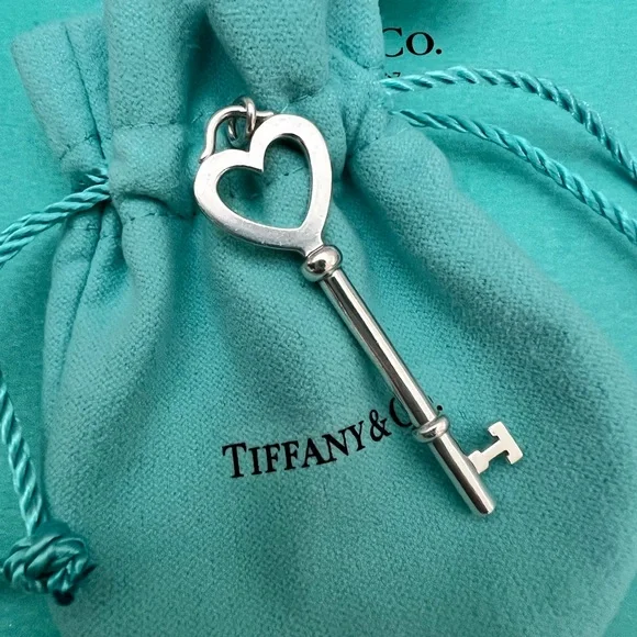 Retired Tiffany large open heart key - Picture 2 of 11